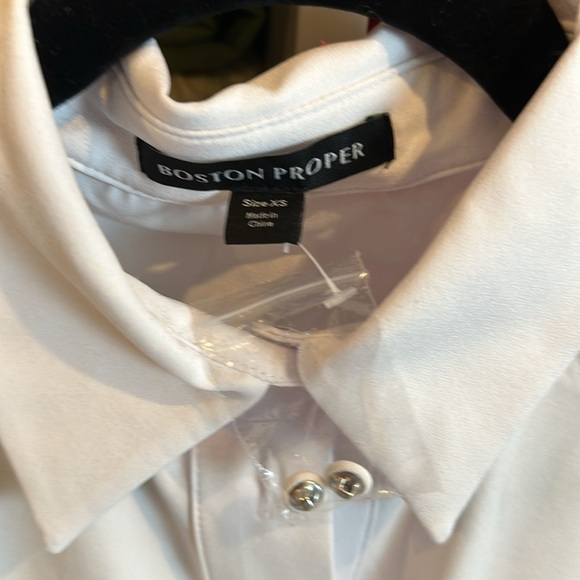 Boston Proper white button down blouse size XS. NWOT - Picture 2 of 4